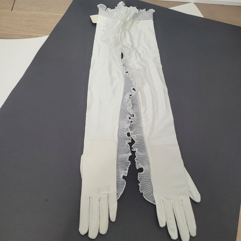 Vintage long white evening gloves with side ruffle